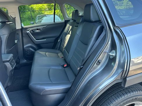 Used 2021 Toyota RAV4 Limited AWD/4WD image 9