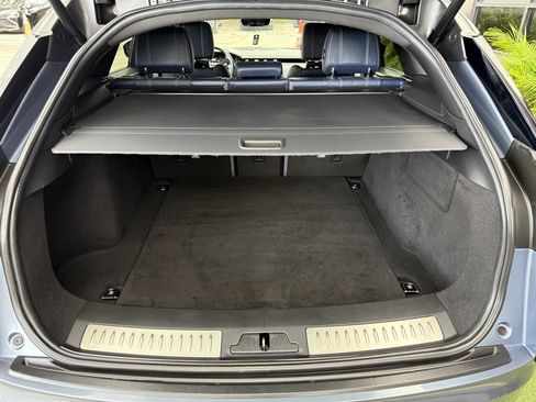 Used 2020 Land Rover Range Rover Velar R-Dynamic S image 31