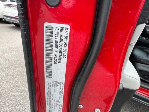 Used 2024 Jeep Compass Limited image 28