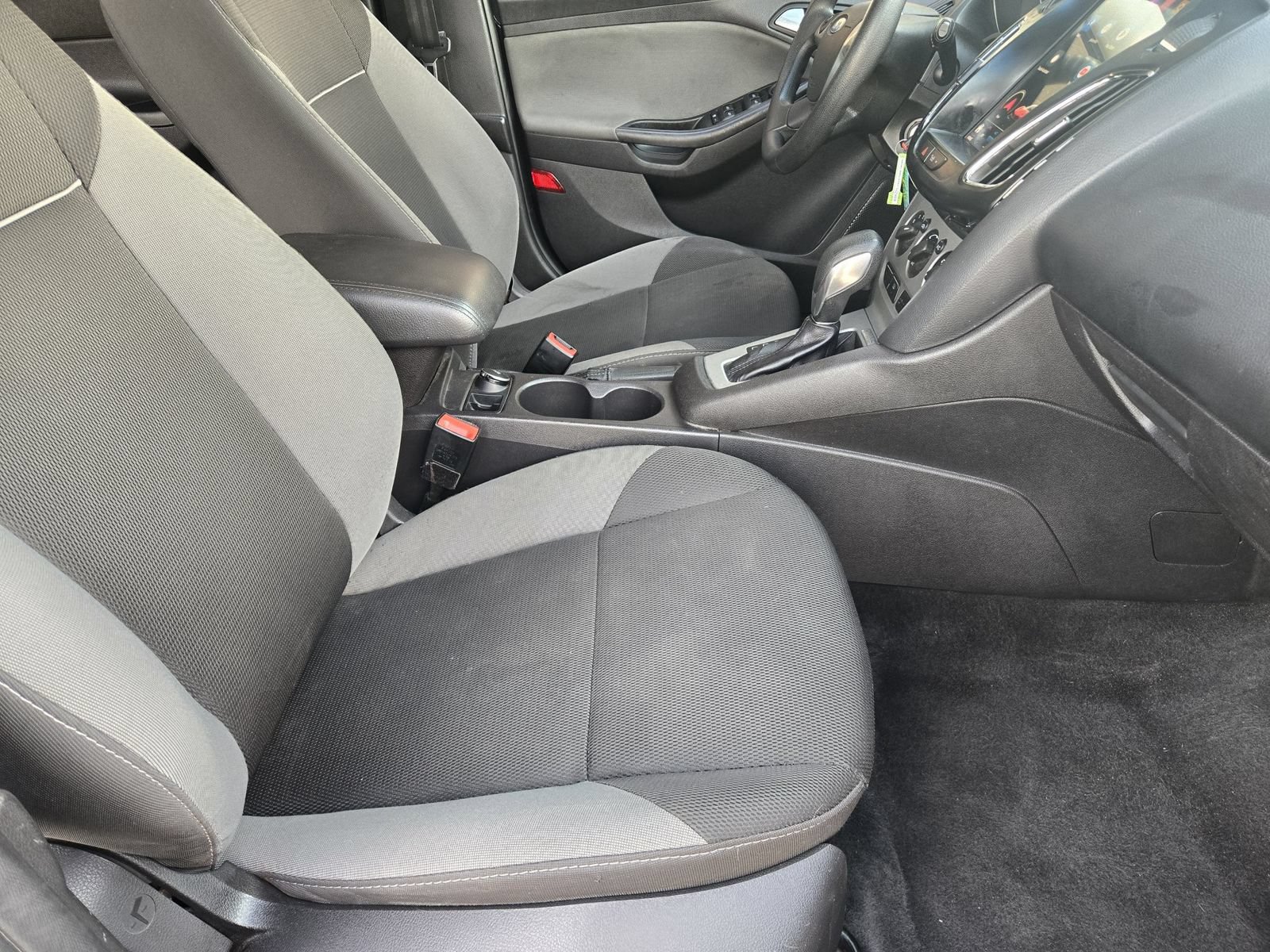 Used 2014 Ford Focus SE FWD image 13
