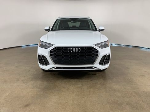 Used 2024 Audi Q5 e Premium Plus image 2