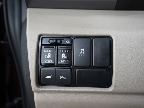 Used 2013 Honda Odyssey Touring image 31