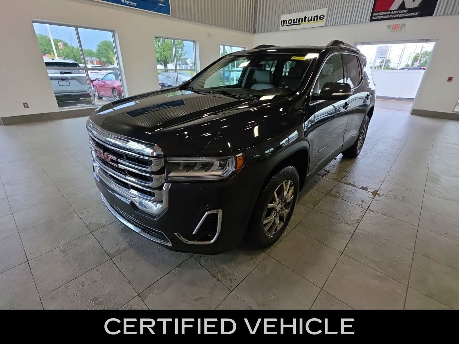 Used 2020 GMC Acadia SLT w/ GMC Pro Grade Package AWD/4WD image 1
