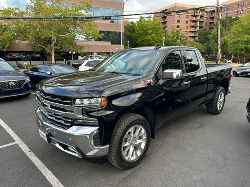 Used 2019 Chevrolet Silverado 1500 LTZ AWD/4WD image 2