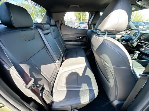 Used 2025 Hyundai Santa Cruz SEL FWD image 24
