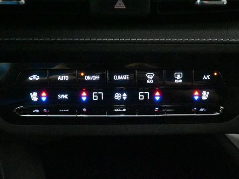 Used 2022 Buick Envision Avenir w/ Technology Package II AWD/4WD image 21