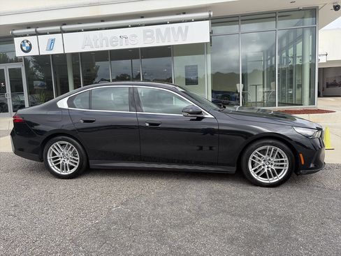 Used 2025 BMW 530i RWD image 9