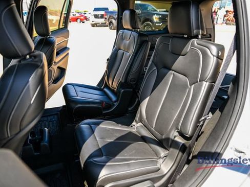Used 2024 Jeep Grand Cherokee L Limited RWD image 11