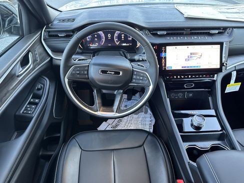 New 2026 Jeep Grand Cherokee Limited w/ Limited Altitude Package image 37