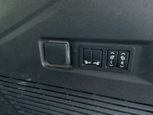 Used 2021 Chevrolet Tahoe High Country w/ Premium Package image 54