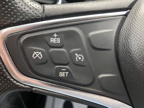 Used 2019 Chevrolet Equinox LS w/ LS Convenience Package FWD image 20