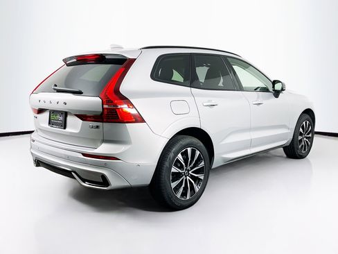 Used 2025 Volvo XC60 B5 Plus image 9