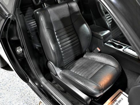 Used 2013 Dodge Challenger SXT image 17