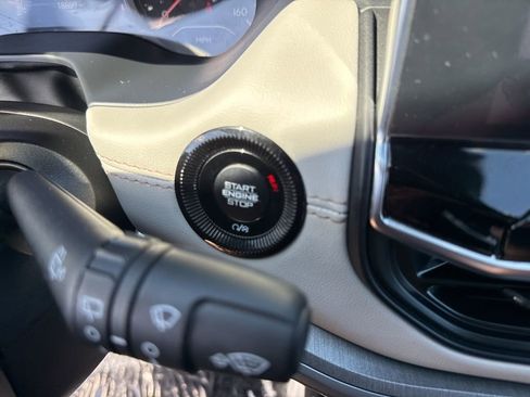 Used 2025 Jeep Compass Limited image 14