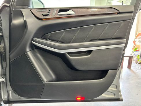 Used 2014 Mercedes-Benz GL 450 4MATIC image 44