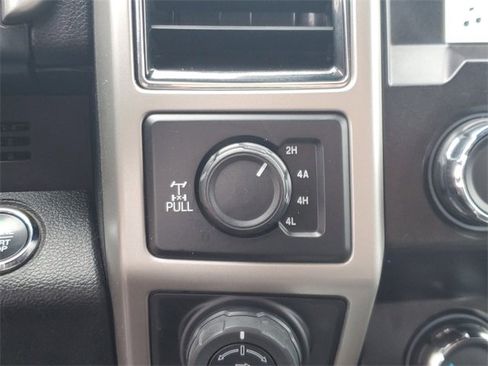 Used 2019 Ford F150 Lariat w/ Equipment Group 502A Luxury image 27