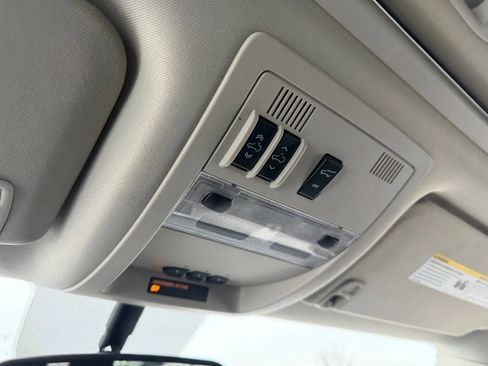 Used 2012 Cadillac Escalade Luxury image 35