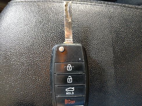 Used 2018 Kia Optima S FWD image 32