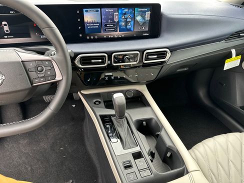 New 2026 Nissan Sentra SL w/ Floor Mat Package image 28