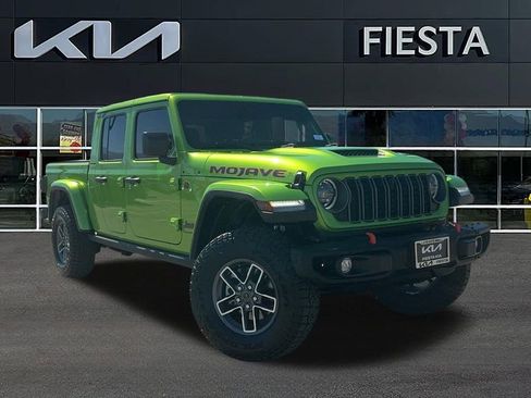 Used 2025 Jeep Gladiator Mojave image 1