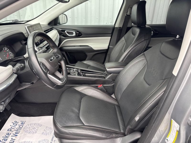 Used 2022 Jeep Compass Limited AWD/4WD image 28