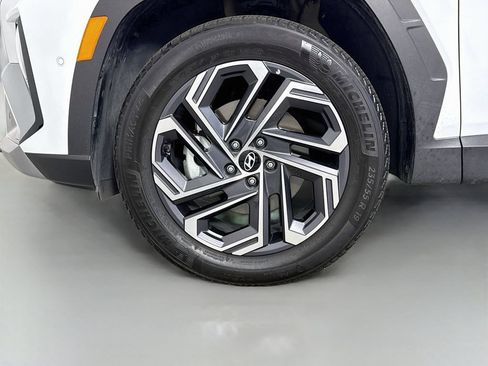 Used 2025 Hyundai Tucson Limited AWD/4WD image 33