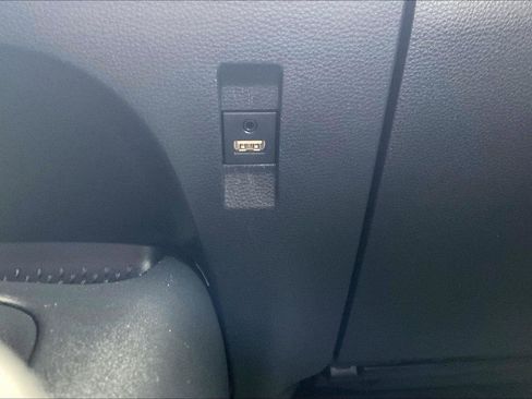 Used 2020 Toyota Corolla LE image 23