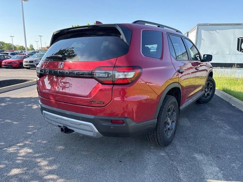 Used 2024 Honda Pilot TrailSport image 14