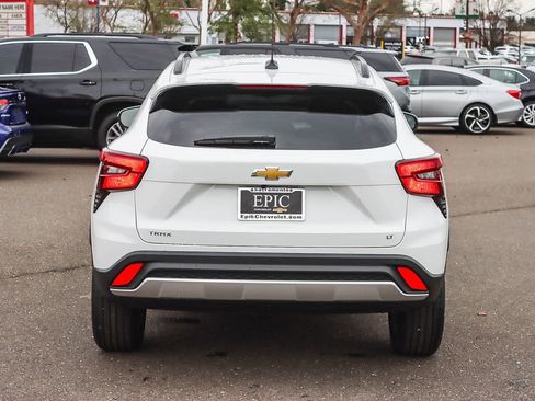 New 2026 Chevrolet Trax LT w/ Sunroof Package image 3