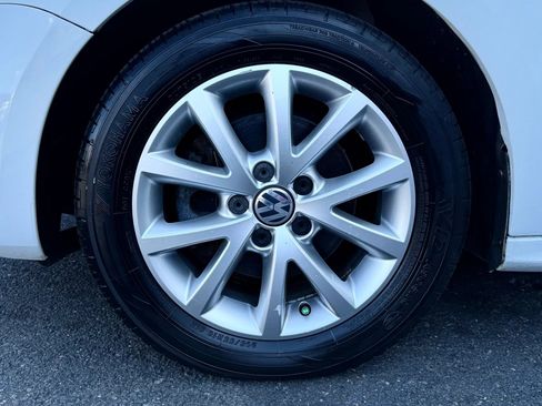 Used 2011 Volkswagen Jetta SE image 44