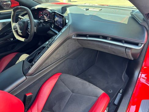 Used 2021 Chevrolet Corvette Stingray Premium Conv w/ Z51 Performance Package RWD image 32