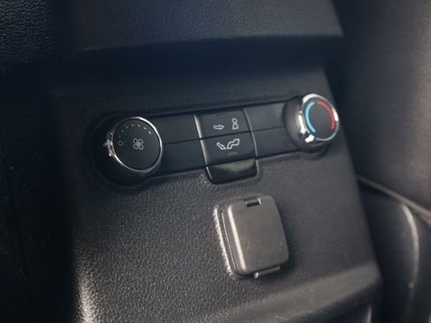 Used 2017 Ford Explorer XLT w/ Equipment Group 202A image 24