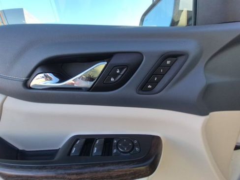 Used 2021 GMC Acadia Denali w/ Denali Ultimate Package image 12