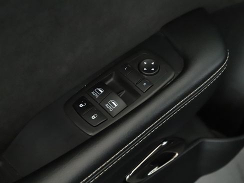 Used 2023 Dodge Challenger SRT Hellcat image 5