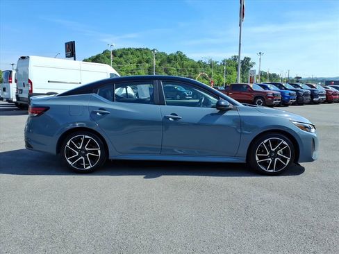 Certified 2025 Nissan Sentra SR w/ SR Premium Package FWD image 6