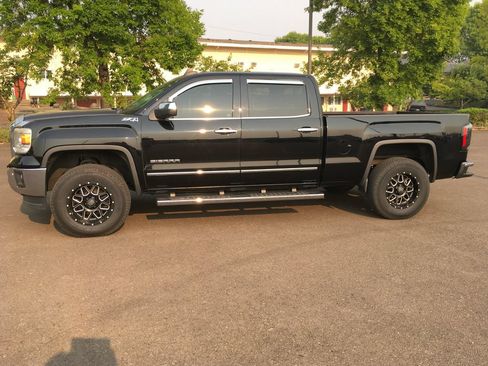 Used 2015 GMC Sierra 1500 SLT w/ SLT Crew Cab Value Package AWD/4WD image 3