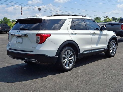 Used 2022 Ford Explorer XLT w/ Equipment Group 202A AWD/4WD image 6