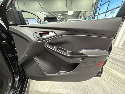 Used 2017 Ford Focus RS image 37