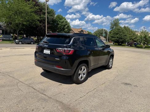 Used 2018 Jeep Compass Latitude w/ Popular Equipment Group AWD/4WD image 7