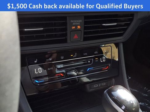 New 2025 Volkswagen Jetta SE image 7