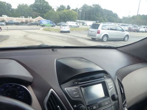Used 2014 Hyundai Tucson SE FWD image 23