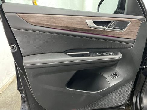 Certified 2025 Volkswagen Atlas SEL Premium R-Line image 10