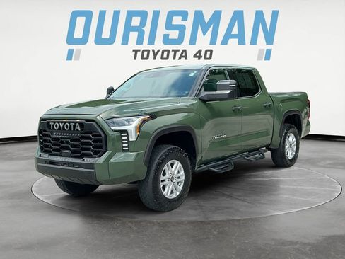 Used 2022 Toyota Tundra SR5 w/ SR5 Convenience Package AWD/4WD image 3
