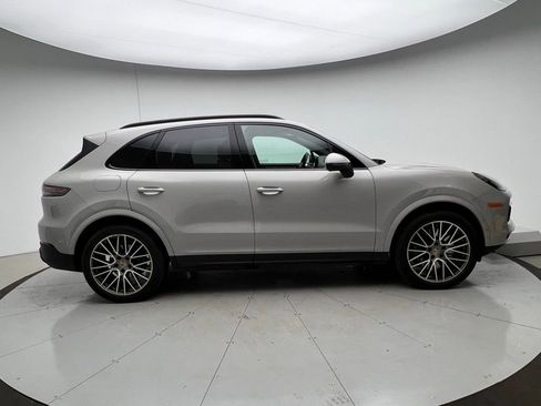 Used 2023 Porsche Cayenne Platinum Edition image 23