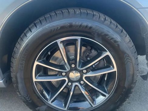 Used 2016 Dodge Grand Caravan SXT FWD image 8
