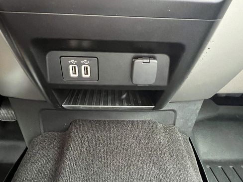 Used 2020 Ford F150 Lariat image 19