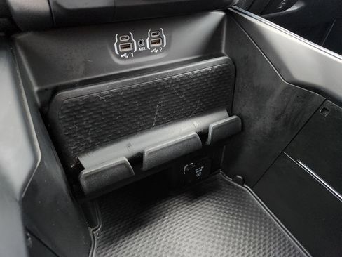 Used 2024 RAM 1500 Laramie image 30