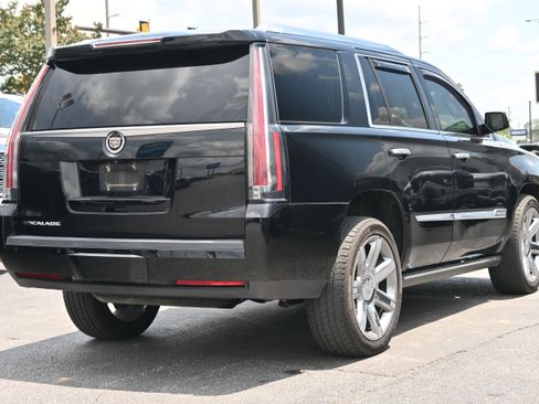 Used 2015 Cadillac Escalade Premium RWD image 11