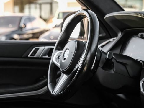 Used 2021 BMW X5 M50i image 11