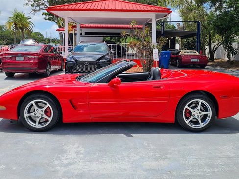 Used 2004 Chevrolet Corvette Convertible w/ Preferred Equipment Group RWD image 5